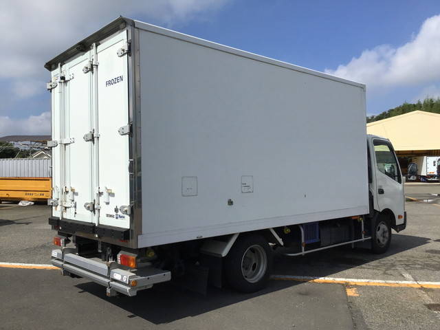 日野デュトロ冷凍車（冷蔵車）小型（2t・3t）[写真02]