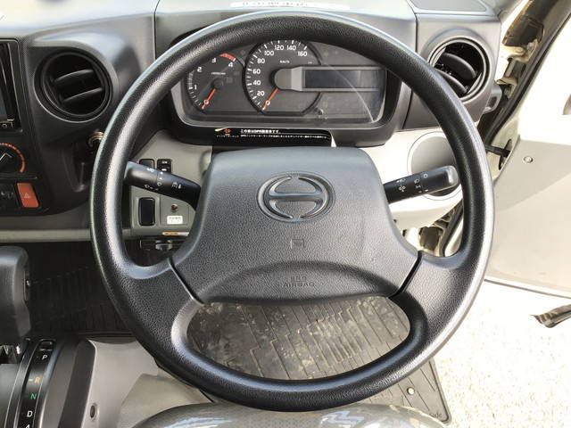 日野デュトロ冷凍車（冷蔵車）小型（2t・3t）[写真33]