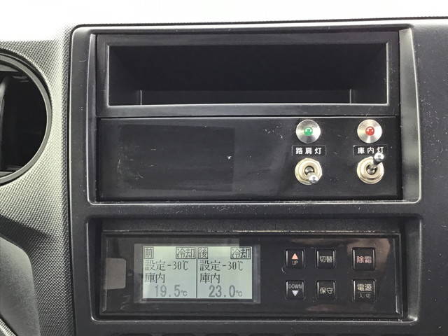 日野デュトロ冷凍車（冷蔵車）小型（2t・3t）[写真36]