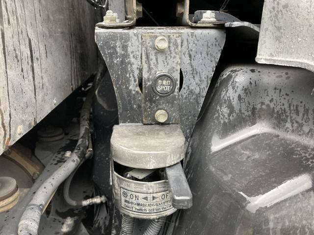 いすゞギガトレーラーヘッド（トラクターヘッド）大型（10t）[写真13]