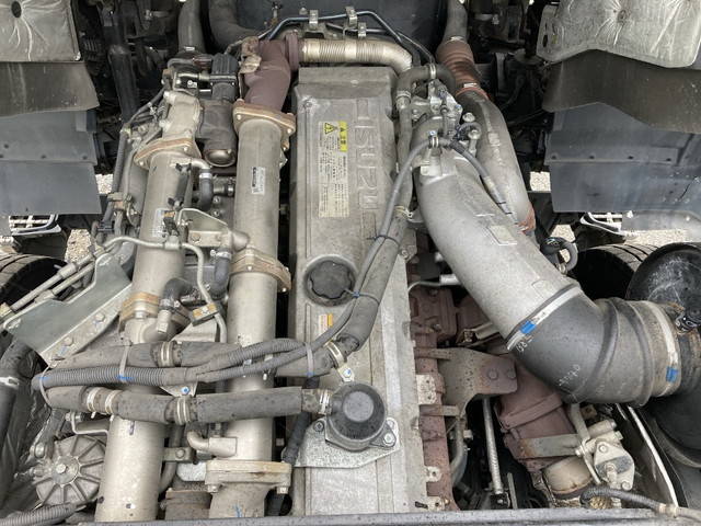 いすゞギガトレーラーヘッド（トラクターヘッド）大型（10t）[写真21]