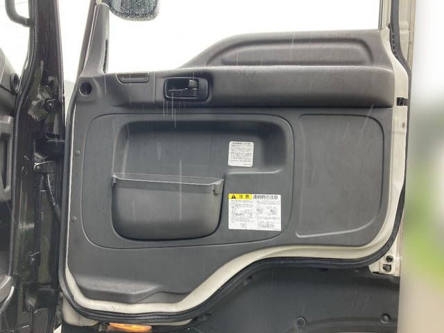 いすゞギガトレーラーヘッド（トラクターヘッド）大型（10t）[写真23]