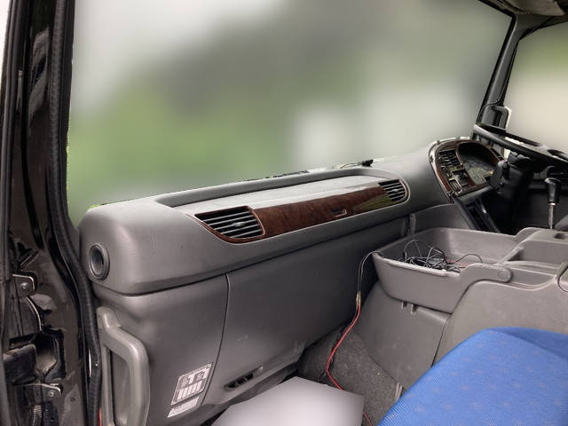 いすゞギガトレーラーヘッド（トラクターヘッド）大型（10t）[写真25]