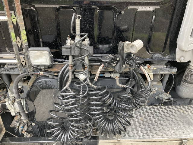 いすゞギガトレーラーヘッド（トラクターヘッド）大型（10t）[写真09]