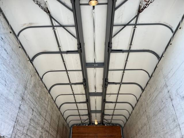 三菱ふそうファイター幌ウイング中型（4t）[写真10]