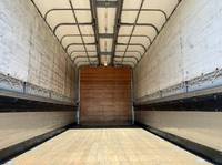 三菱ふそうファイター幌ウイング中型（4t）[写真11]