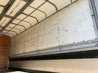 三菱ふそうファイター幌ウイング中型（4t）[写真13]