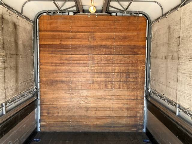 三菱ふそうファイター幌ウイング中型（4t）[写真14]