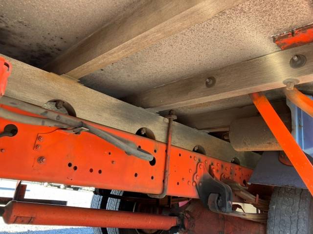 三菱ふそうファイター幌ウイング中型（4t）[写真21]