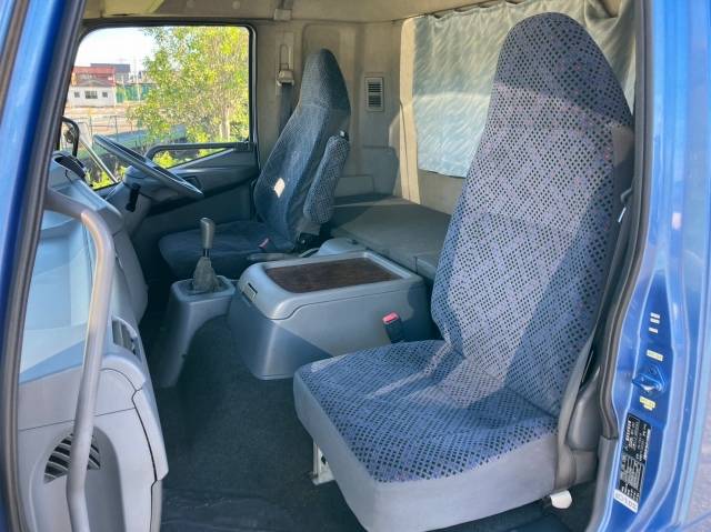 三菱ふそうファイター幌ウイング中型（4t）[写真34]