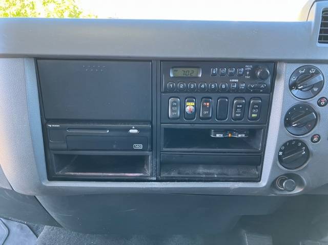 三菱ふそうファイター幌ウイング中型（4t）[写真40]