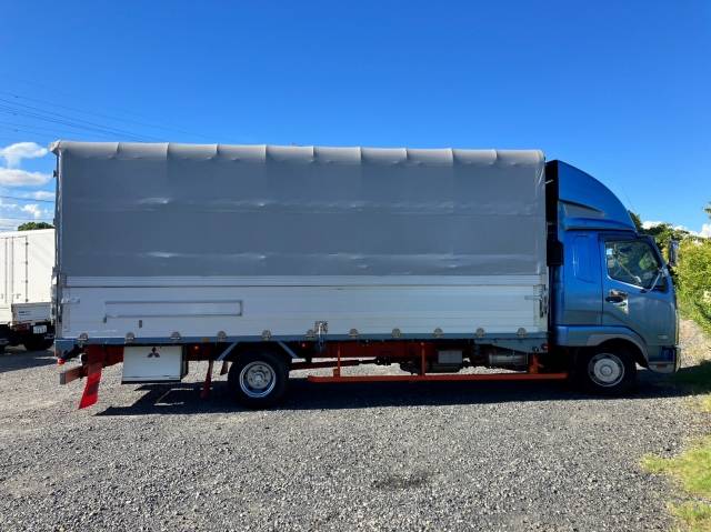 三菱ふそうファイター幌ウイング中型（4t）[写真06]