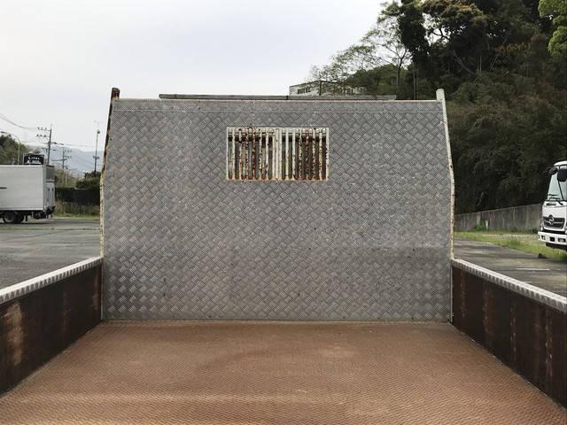 三菱ふそうキャンター平ボディ小型（2t・3t）[写真13]