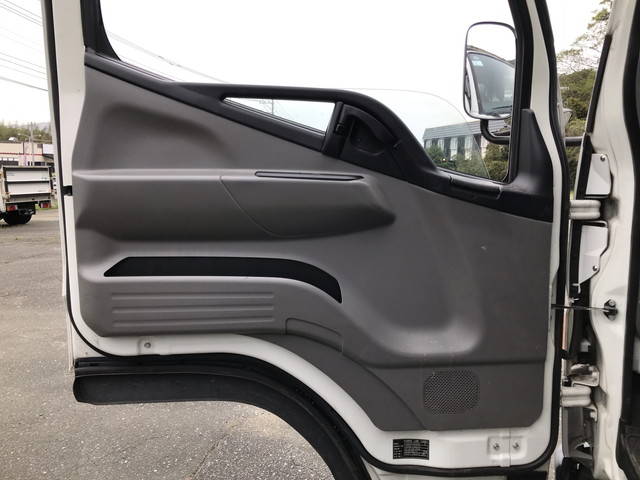 三菱ふそうキャンター平ボディ小型（2t・3t）[写真22]