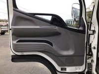 三菱ふそうキャンター平ボディ小型（2t・3t）[写真22]