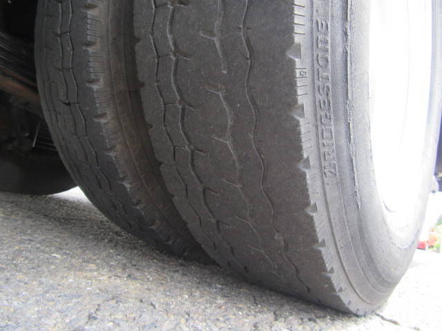 いすゞエルフパッカー車（塵芥車）小型（2t・3t）[写真12]