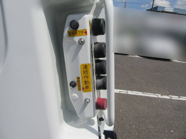 いすゞエルフパッカー車（塵芥車）小型（2t・3t）[写真17]