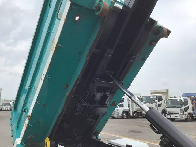 三菱ふそうキャンターコンテナ専用車小型（2t・3t）[写真14]