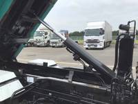 三菱ふそうキャンターコンテナ専用車小型（2t・3t）[写真17]