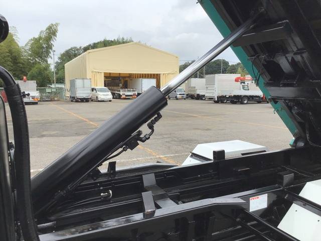 三菱ふそうキャンターコンテナ専用車小型（2t・3t）[写真18]