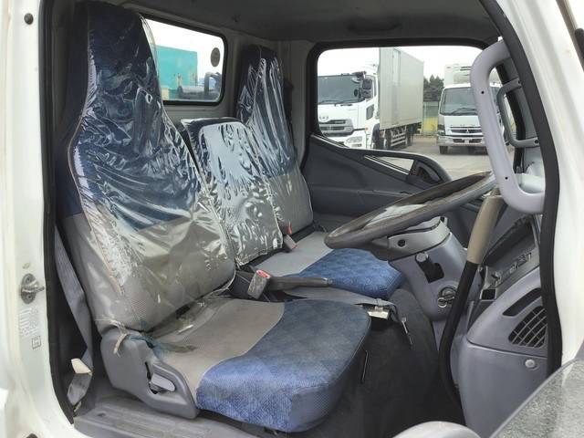 三菱ふそうキャンターコンテナ専用車小型（2t・3t）[写真35]