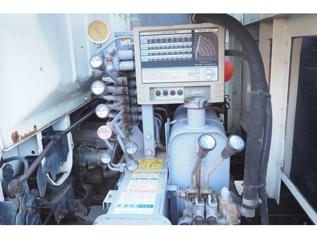 三菱ふそうキャンタークレーン5段小型（2t・3t）[写真13]