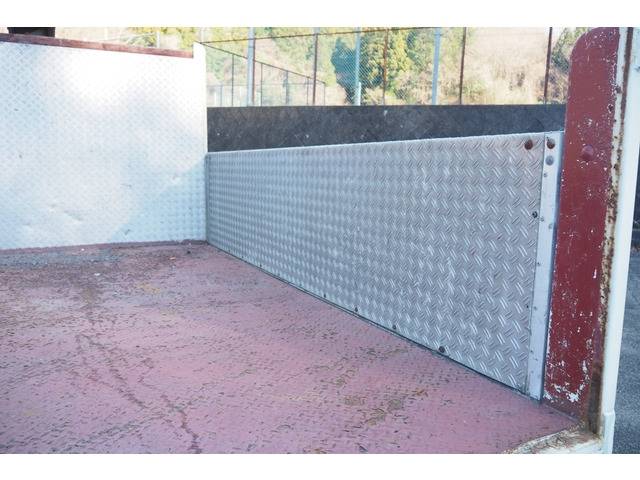 三菱ふそうキャンタークレーン5段小型（2t・3t）[写真16]