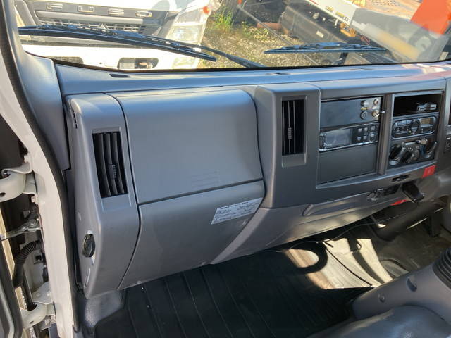 いすゞエルフ冷凍車（冷蔵車）小型（2t・3t）[写真30]