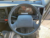 いすゞエルフ冷凍車（冷蔵車）小型（2t・3t）[写真32]