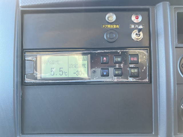 いすゞエルフ冷凍車（冷蔵車）小型（2t・3t）[写真35]