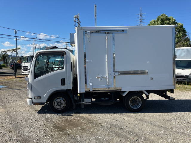 いすゞエルフ冷凍車（冷蔵車）小型（2t・3t）[写真05]