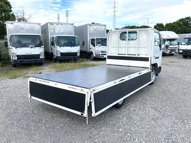 日産アトラス平ボディ小型（2t・3t）[写真12]