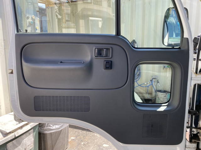 日産アトラス平ボディ小型（2t・3t）[写真25]