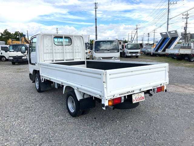 日産アトラス平ボディ小型（2t・3t）[写真04]