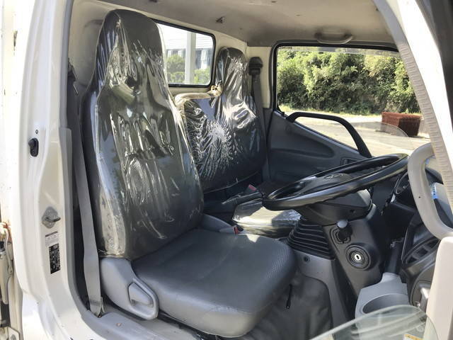 日野デュトロ平ボディ小型（2t・3t）[写真32]