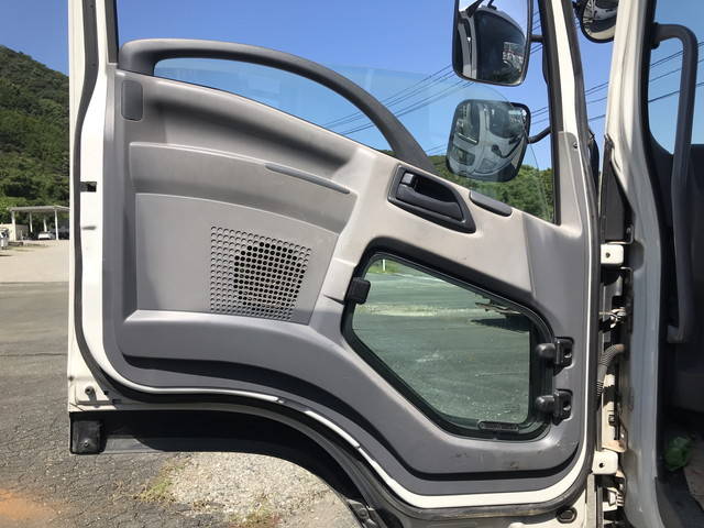 いすゞフォワード回送車増トン（6t・8t）[写真21]