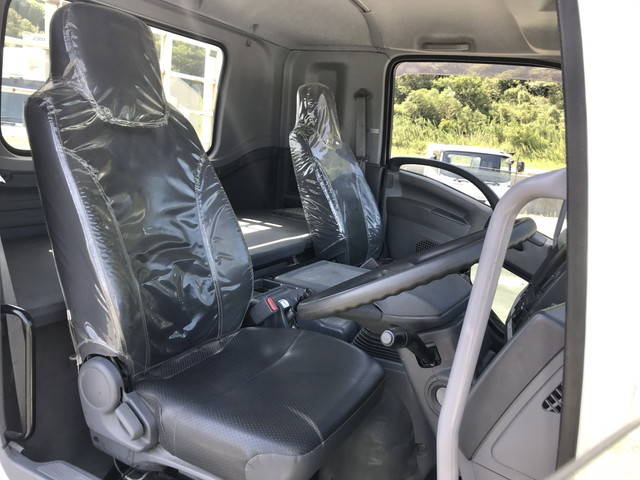 いすゞフォワード回送車増トン（6t・8t）[写真24]