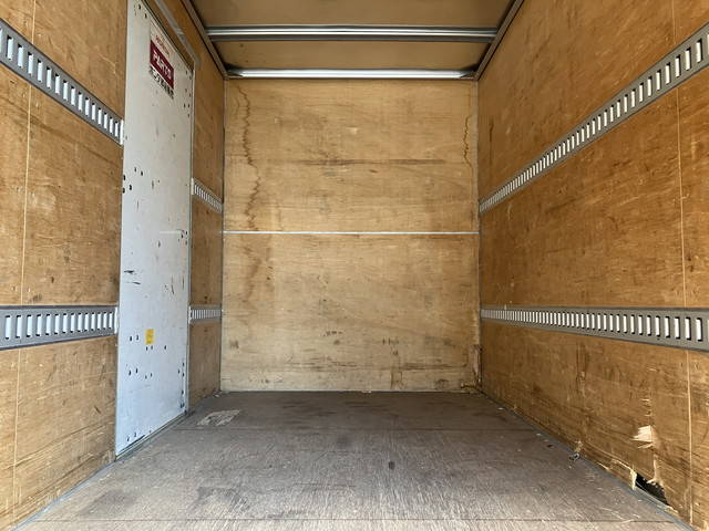 三菱ふそうキャンターアルミバン小型（2t・3t）[写真12]