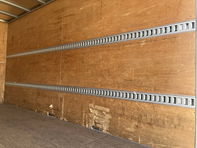 三菱ふそうキャンターアルミバン小型（2t・3t）[写真14]