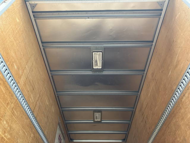 三菱ふそうキャンターアルミバン小型（2t・3t）[写真15]