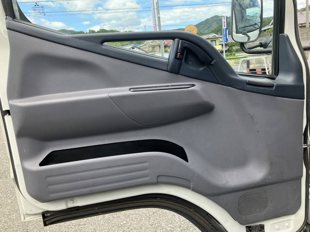 三菱ふそうキャンターアルミバン小型（2t・3t）[写真27]