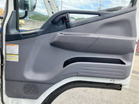 三菱ふそうキャンターアルミバン小型（2t・3t）[写真28]