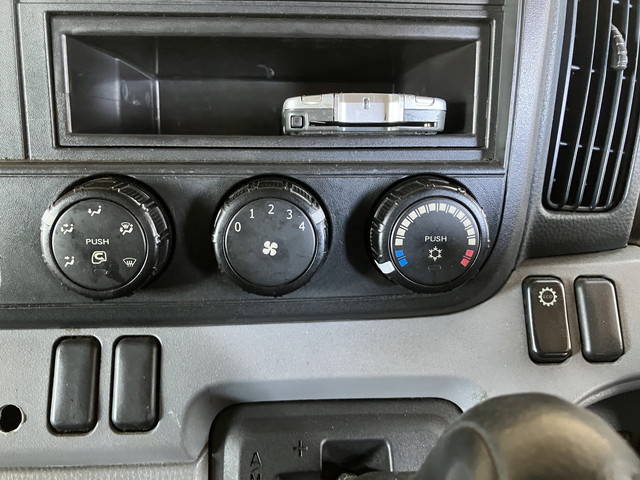 三菱ふそうキャンターアルミバン小型（2t・3t）[写真35]