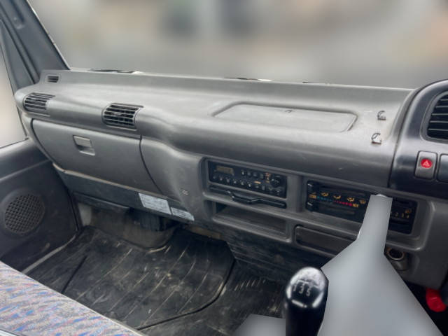 いすゞエルフセーフティローダー小型（2t・3t）[写真31]