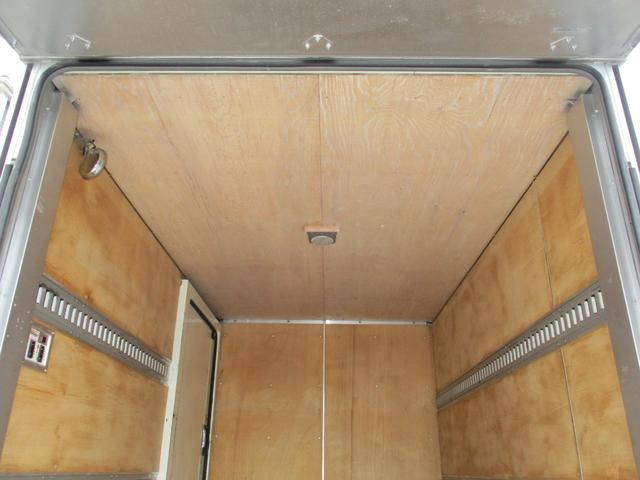 トヨタトヨエースパネルバン小型（2t・3t）[写真16]