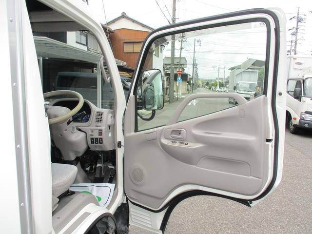 トヨタトヨエースパネルバン小型（2t・3t）[写真18]