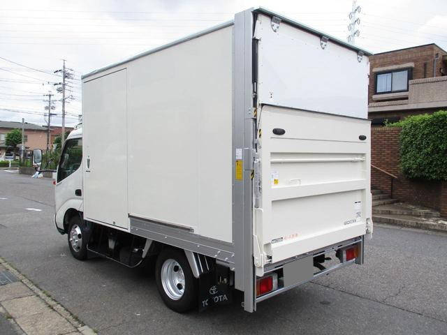 トヨタトヨエースパネルバン小型（2t・3t）[写真02]
