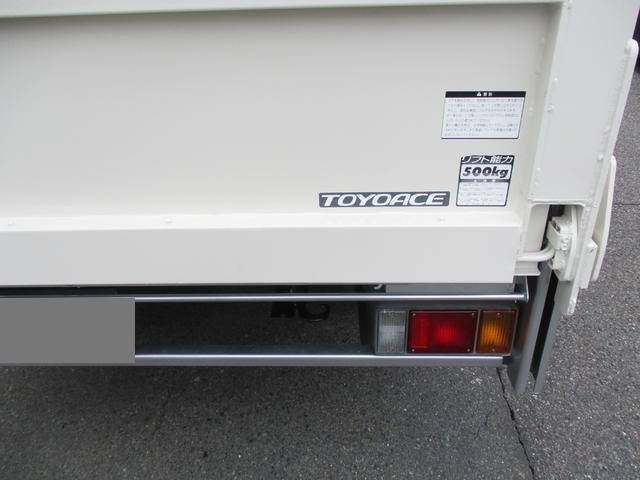 トヨタトヨエースパネルバン小型（2t・3t）[写真27]