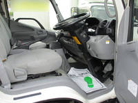 日野デュトロパネルバン小型（2t・3t）[写真20]