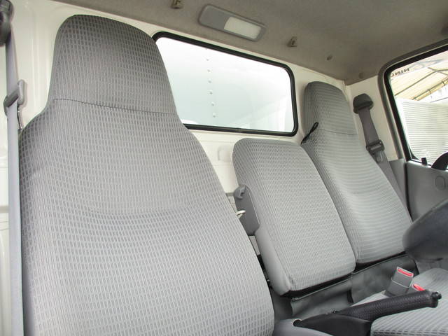 日野デュトロパネルバン小型（2t・3t）[写真21]